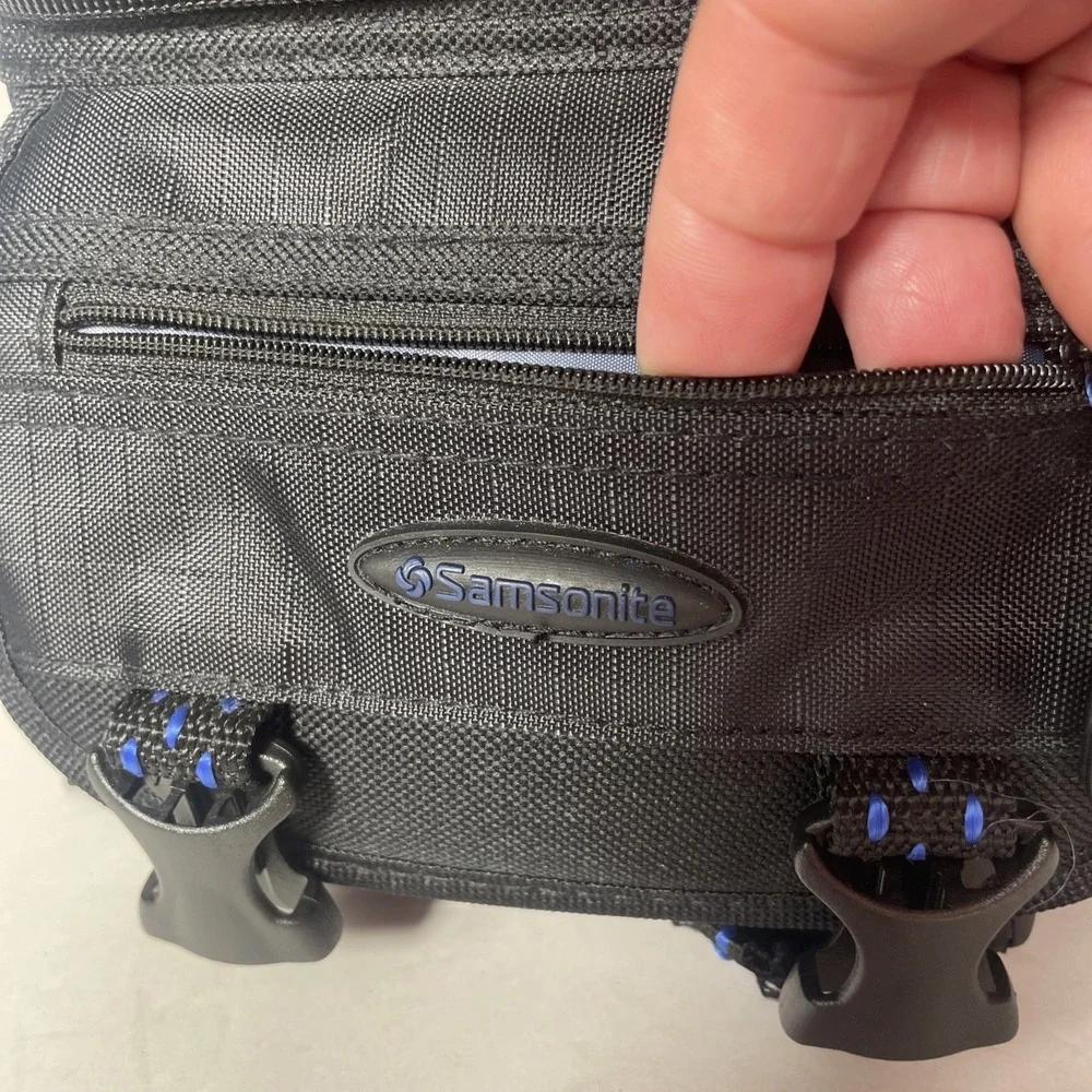 Samsonite universal camera